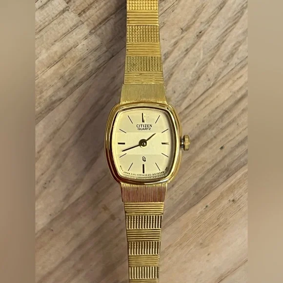 Citizen Ladies Watch Vintage Gold Tone Bracelet, Dial, Hands  display picture 1